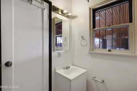 Bath - 3250 E Fairmount St, Tucson, AZ 85716 photo 2 of 7