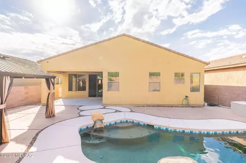 2415 S Aztec Point Trl, Tucson, AZ 85748
