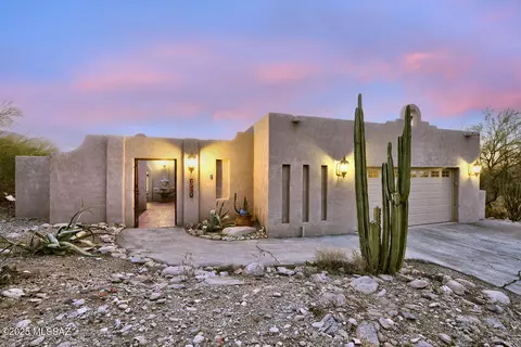 6540 N Camino Arturo, Tucson, AZ 85718