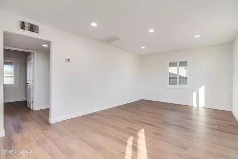 2413 E 24th St, Tucson, AZ 85713 photo 9