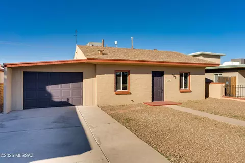 2413 E 24th St, Tucson, AZ 85713 photo 4