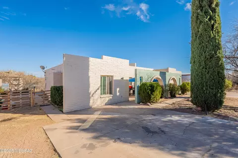 427 Sykes Cir, Rio Rico, AZ 85648