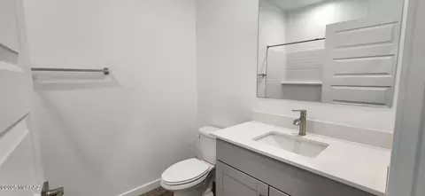 Bath - 13984 E Crotalus Way E, Vail, AZ 85641 photo 1 of 1