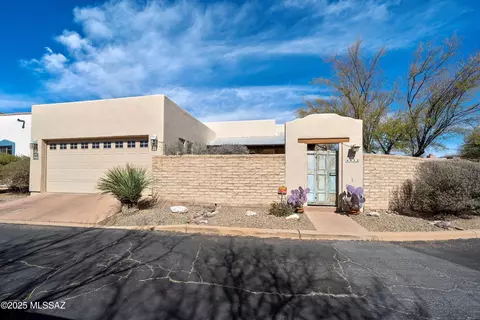 4932 E Commissary Ct, Tucson, AZ 85712