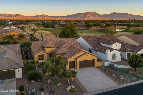 1940 N Oak Hill Ln, Green Valley, AZ 85614
