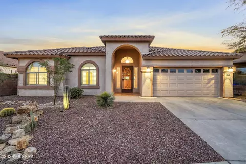 926 E Gibbon River Way, Tucson, AZ 85718