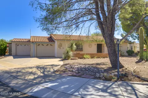 226 E Los Rincones, Green Valley, AZ 85614