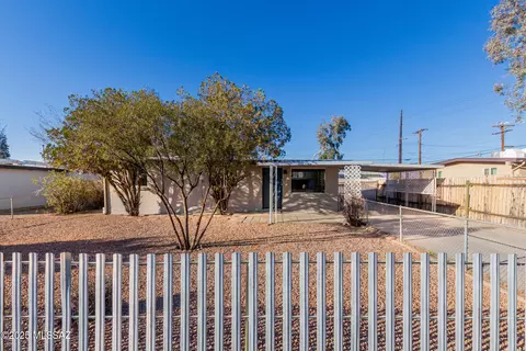 4643 E 25th St, Tucson, AZ 85711