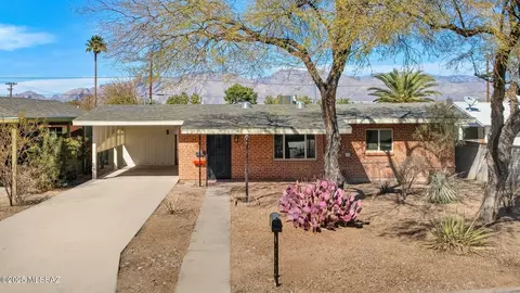 5607 E Hawthorne St, Tucson, AZ 85711