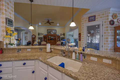 Kitchen - 10653 E Mary Stephey Pl, Tucson, AZ 85747 photo 5 of 9