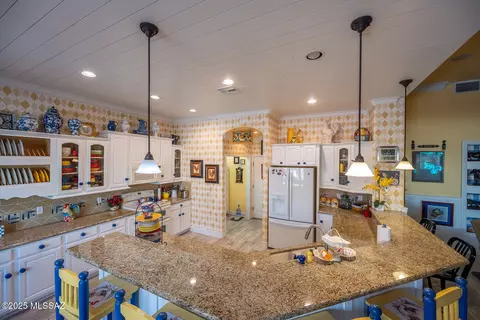 Kitchen - 10653 E Mary Stephey Pl, Tucson, AZ 85747 photo 8 of 9