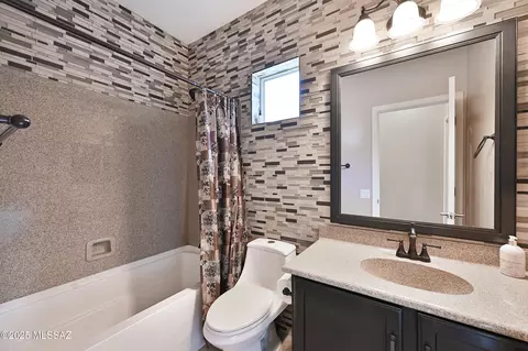 Bath - 10386 E Valley Quail Dr, Tucson, AZ 85747 photo 1 of 3