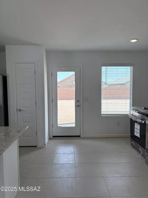 Kitchen - 12842 E Daisy Moore Pl, Vail, AZ 85641 photo 3 of 4