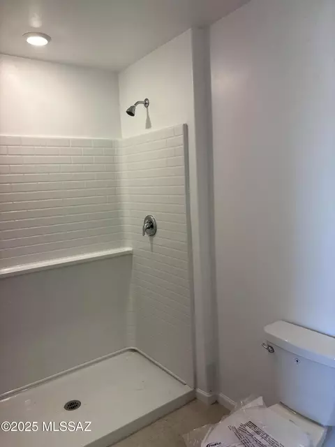 Bath - 12842 E Daisy Moore Pl, Vail, AZ 85641 photo 2 of 3