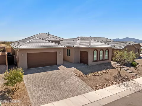 10838 N Cactus Point Dr, Tucson, AZ 85742
