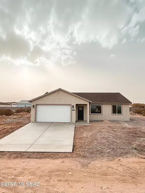 8620 S Thunderbird Dr, Safford, AZ 85546