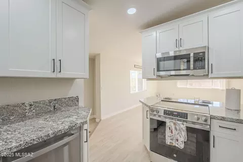 2965 W Christopher Dr, Tucson, AZ 85746 photo 8