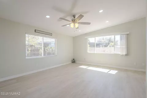 2965 W Christopher Dr, Tucson, AZ 85746 photo 11
