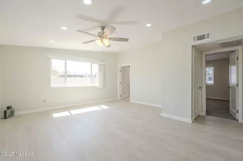 2965 W Christopher Dr, Tucson, AZ 85746 photo 6