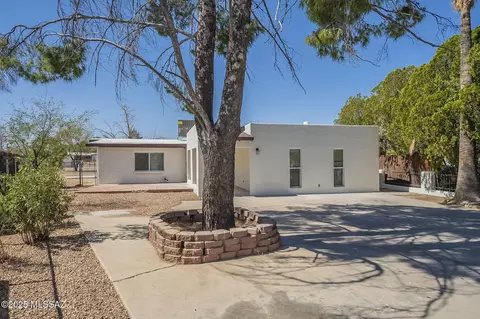 2965 W Christopher Dr, Tucson, AZ 85746 photo 3