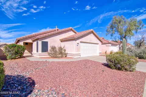 8701 N Frampton Pl, Tucson, AZ 85742