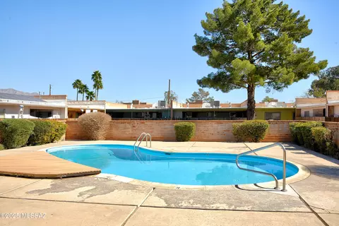 Exterior - 35 E Pastime Rd, Tucson, AZ 85705 photo 6 of 12