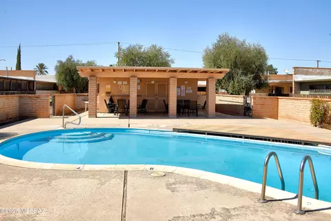 Exterior - 35 E Pastime Rd, Tucson, AZ 85705 photo 12 of 12
