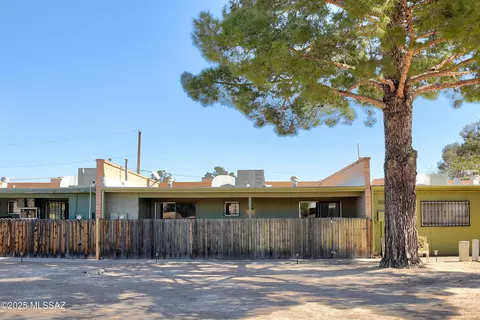 Exterior - 35 E Pastime Rd, Tucson, AZ 85705 photo 3 of 12