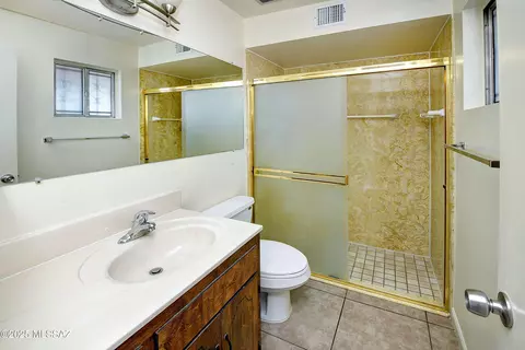 Bath - 35 E Pastime Rd, Tucson, AZ 85705 photo 1 of 2