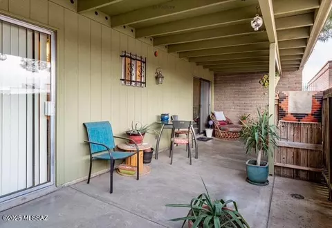 Exterior - 35 E Pastime Rd, Tucson, AZ 85705 photo 4 of 12