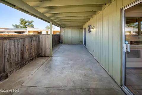 Exterior - 35 E Pastime Rd, Tucson, AZ 85705 photo 2 of 12
