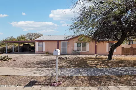 9000 N Odin Dr, Tucson, AZ 85743