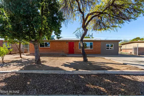 4850 E 27th St, Tucson, AZ 85711