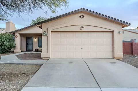 10166 E Rainbow Meadow Dr, Tucson, AZ 85747