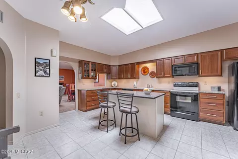 1090 W Camino Del Pato, Green Valley, AZ 85622