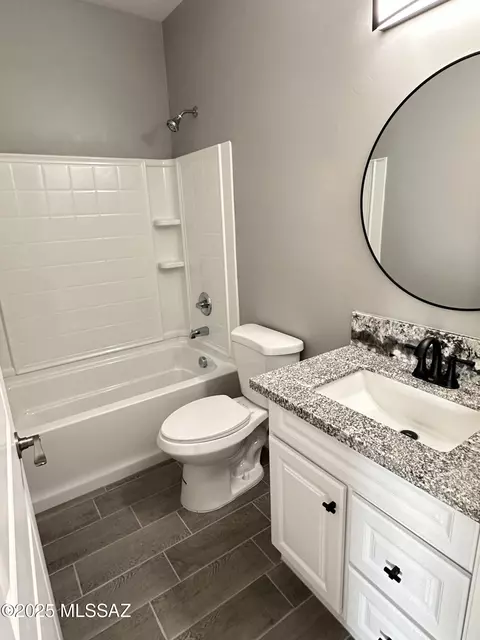 Bath - 921 E 36th St, Tucson, AZ 85713 photo 2 of 2