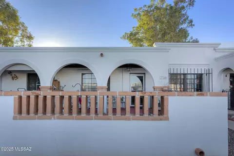 380 Paseo Cerro #B, Green Valley, AZ 85614