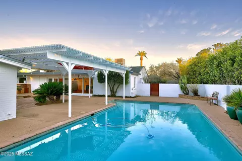 Exterior - 3922 E Cooper St, Tucson, AZ 85711 photo 12 of 15