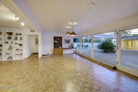 Living - 3922 E Cooper St, Tucson, AZ 85711 photo 3 of 9