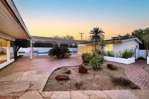 Exterior - 3922 E Cooper St, Tucson, AZ 85711 photo 6 of 15
