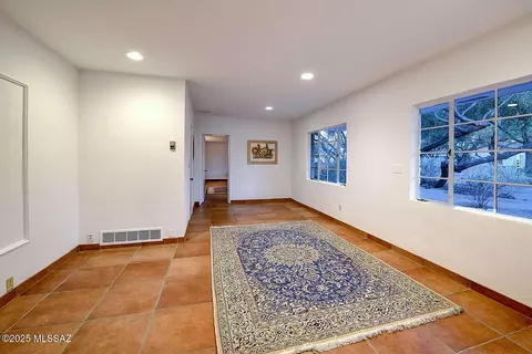 Living - 3922 E Cooper St, Tucson, AZ 85711 photo 4 of 9