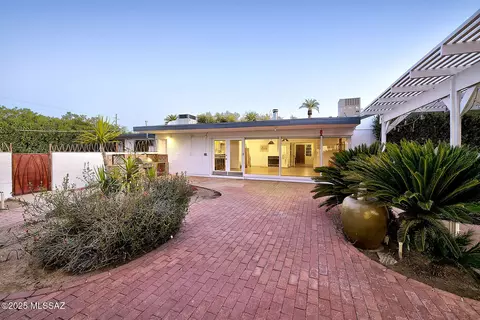 Exterior - 3922 E Cooper St, Tucson, AZ 85711 photo 5 of 15