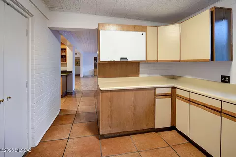 Kitchen - 3922 E Cooper St, Tucson, AZ 85711 photo 4 of 4