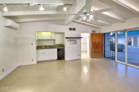 Living - 3922 E Cooper St, Tucson, AZ 85711 photo 9 of 9