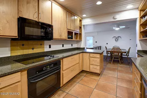 Kitchen - 3922 E Cooper St, Tucson, AZ 85711 photo 1 of 4