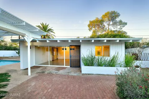 Exterior - 3922 E Cooper St, Tucson, AZ 85711 photo 7 of 15