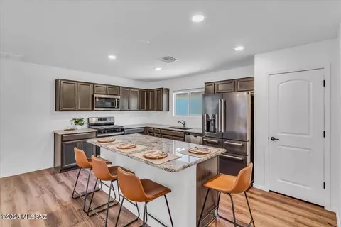 8969 E Linderbrook Dr, Tucson, AZ 85730