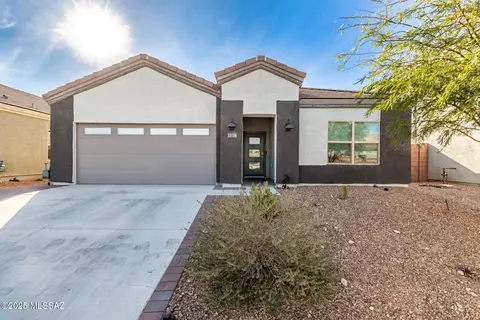 11136 S Weismann Dr, Vail, AZ 85641
