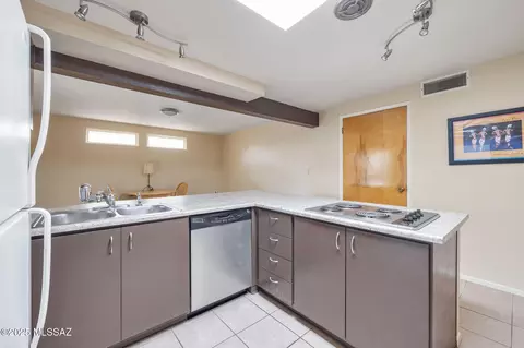 8421 Eli St, Tucson, AZ 85710 photo 32