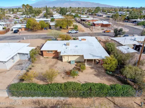 8421 Eli St, Tucson, AZ 85710 photo 4